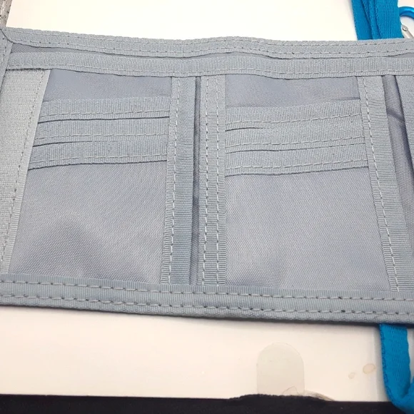 Santa Christmas Nylon  Bi Fold Wallet with Belt Clip + Laynard 3"×5" New - Picture 6 of 10